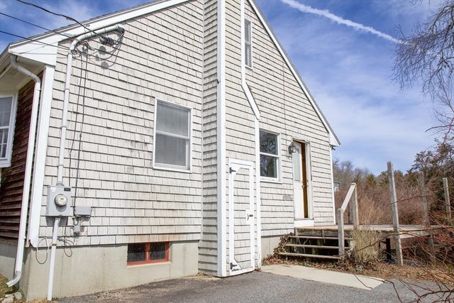 7 Marina Dr, Mattapoisett, MA 02739