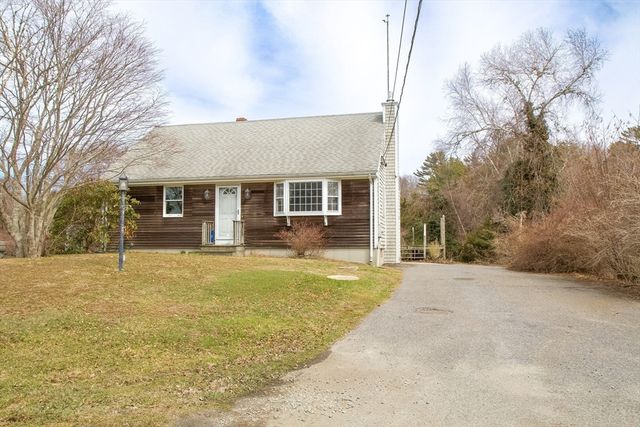 7 Marina Dr, Mattapoisett, MA 02739