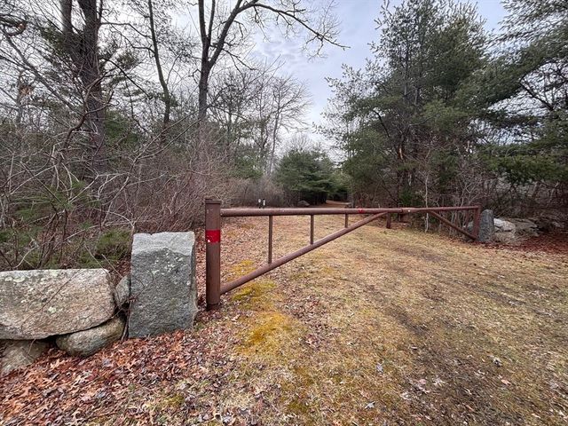 7 Marina Dr, Mattapoisett, MA 02739