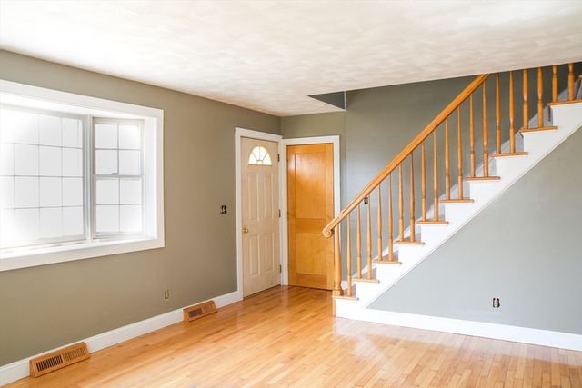 7 Marina Dr, Mattapoisett, MA 02739