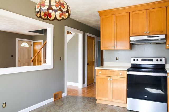 7 Marina Dr, Mattapoisett, MA 02739