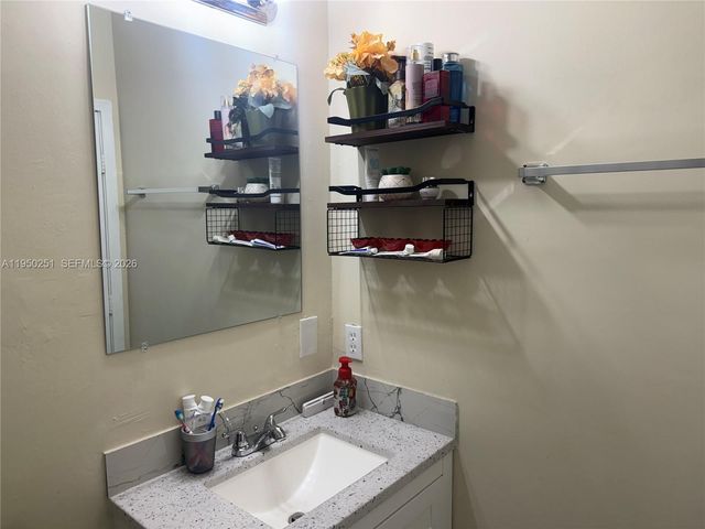 5400 NW 107th Ave 416, Doral, FL 33178