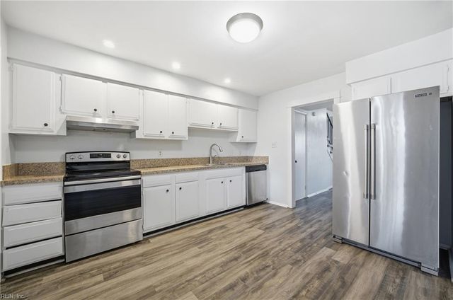 855 Cathedral DR, Virginia Beach, VA 23455