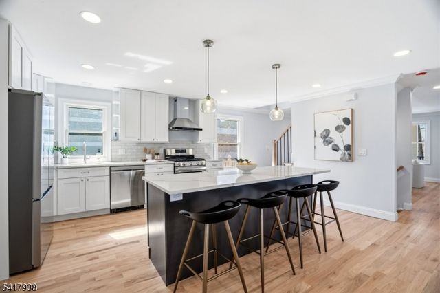 402 Riverview Ave, North Arlington Boro, NJ 07031