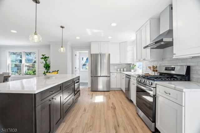 402 Riverview Ave, North Arlington Boro, NJ 07031