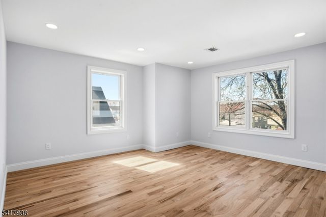 402 Riverview Ave, North Arlington Boro, NJ 07031