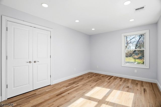 402 Riverview Ave, North Arlington Boro, NJ 07031