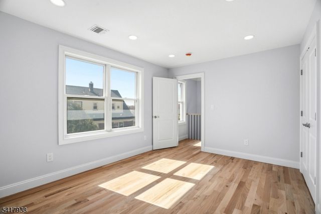 402 Riverview Ave, North Arlington Boro, NJ 07031