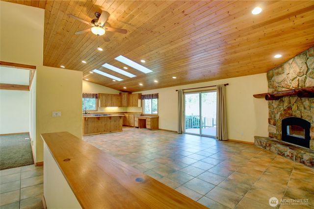 5707 316th Street NW, Stanwood, WA 98292