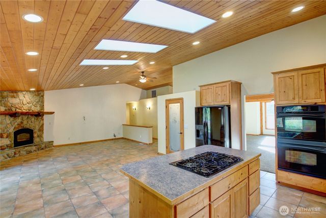 5707 316th Street NW, Stanwood, WA 98292