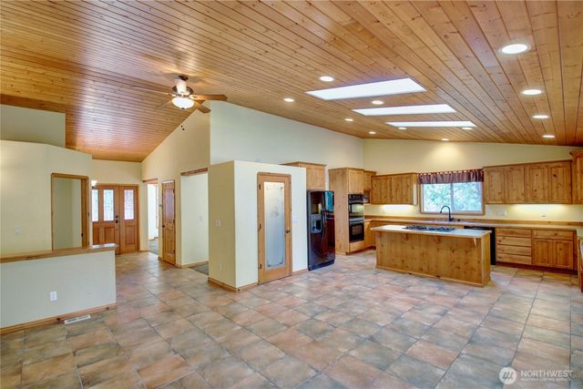 5707 316th Street NW, Stanwood, WA 98292