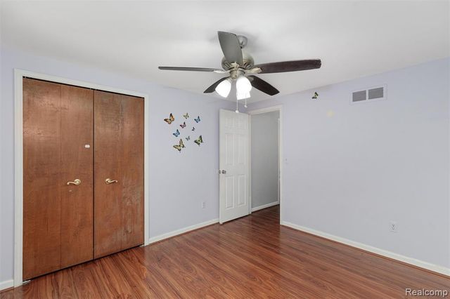 450 Timberline Drive, Rochester Hills, MI 48309