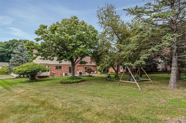 450 Timberline Drive, Rochester Hills, MI 48309