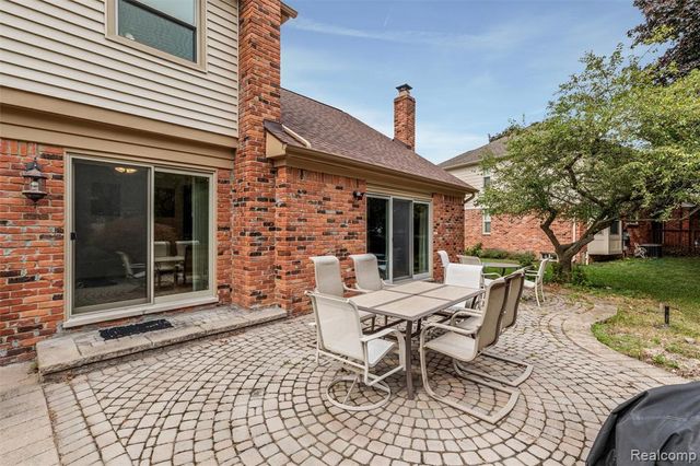 450 Timberline Drive, Rochester Hills, MI 48309