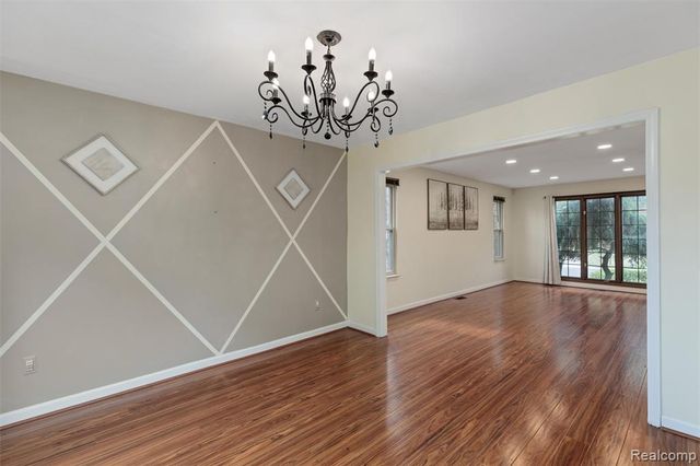 450 Timberline Drive, Rochester Hills, MI 48309