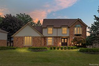 450 Timberline Drive, Rochester Hills, MI 48309