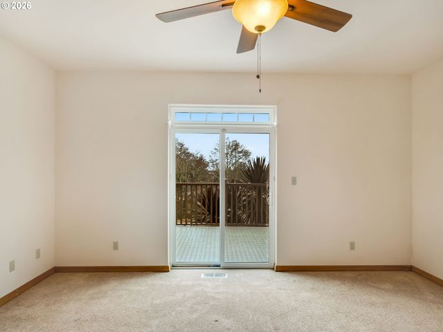 1805 BROADWAY St, Seaside, OR 97138