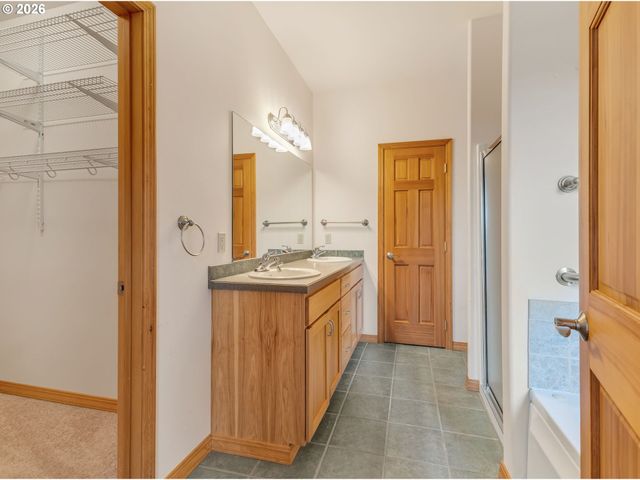 1805 BROADWAY St, Seaside, OR 97138