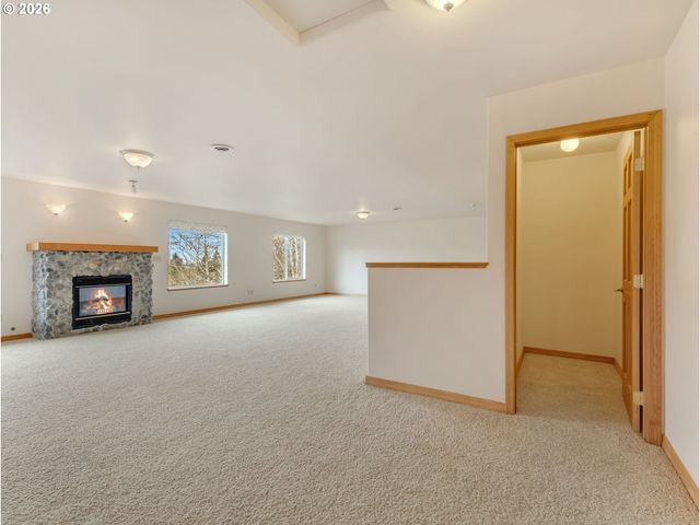 1805 BROADWAY St, Seaside, OR 97138