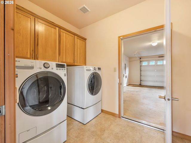 1805 BROADWAY St, Seaside, OR 97138