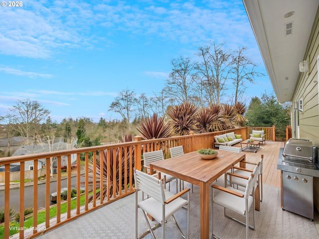 1805 BROADWAY St, Seaside, OR 97138