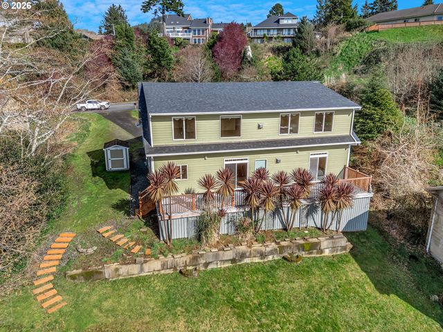 1805 BROADWAY St, Seaside, OR 97138