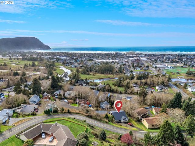 1805 BROADWAY St, Seaside, OR 97138