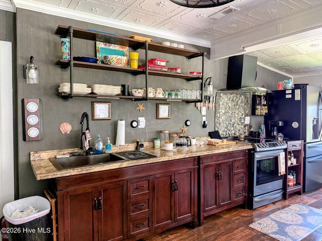 158 Boss Hog Avenue, Belhaven, NC 27810