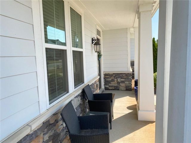 13 Candlewood Lane, Hoschton, GA 30548