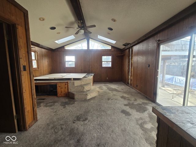 2915 E Phylbeck Avenue, Terre Haute, IN 47805