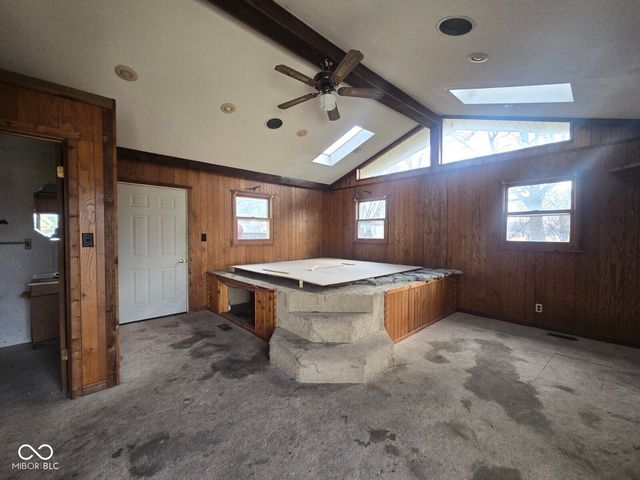 2915 E Phylbeck Avenue, Terre Haute, IN 47805