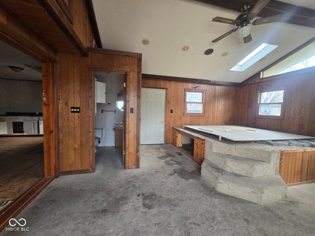 2915 E Phylbeck Avenue, Terre Haute, IN 47805