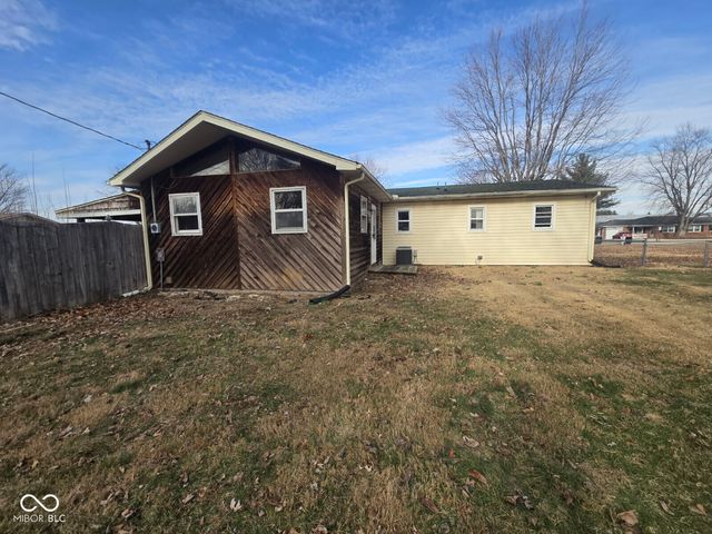 2915 E Phylbeck Avenue, Terre Haute, IN 47805