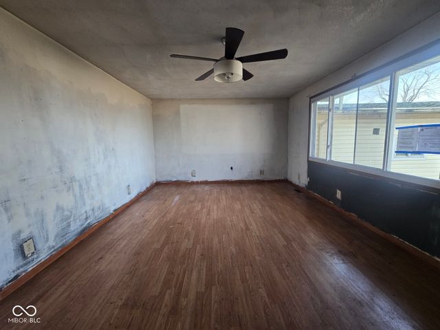 2915 E Phylbeck Avenue, Terre Haute, IN 47805