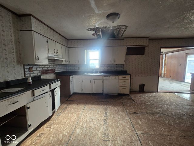 2915 E Phylbeck Avenue, Terre Haute, IN 47805