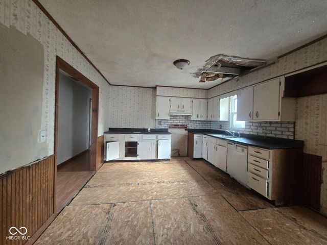 2915 E Phylbeck Avenue, Terre Haute, IN 47805