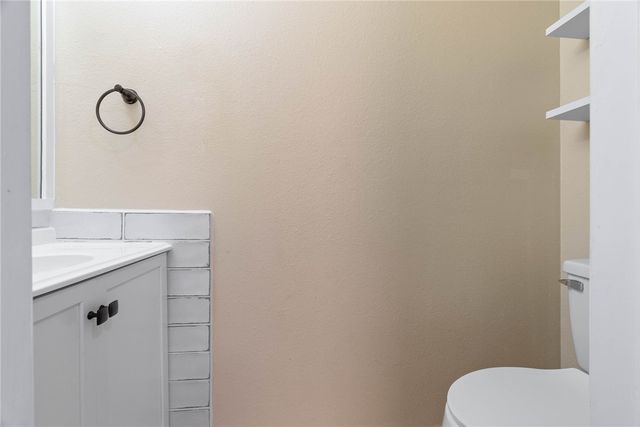 302 Saint Andrews St J-101, Rockport, TX 78382