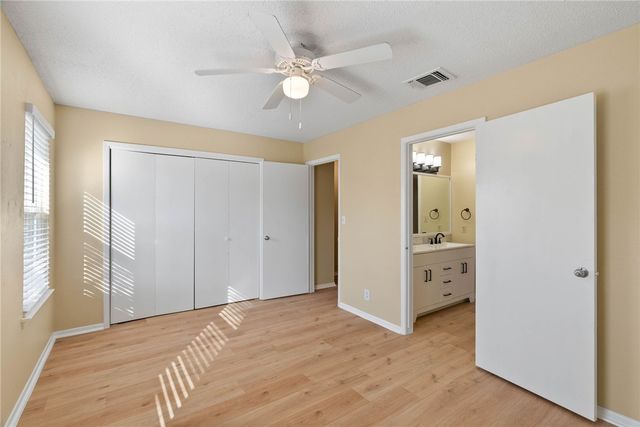 302 Saint Andrews St J-101, Rockport, TX 78382