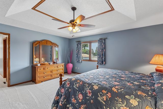 4420 98th Street, Urbandale, IA 50322