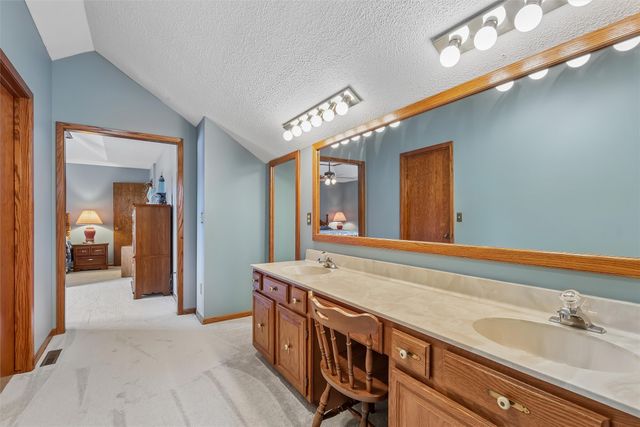 4420 98th Street, Urbandale, IA 50322
