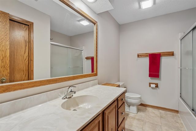 4420 98th Street, Urbandale, IA 50322