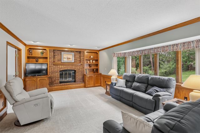 4420 98th Street, Urbandale, IA 50322
