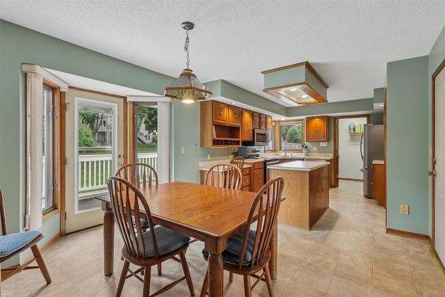 4420 98th Street, Urbandale, IA 50322