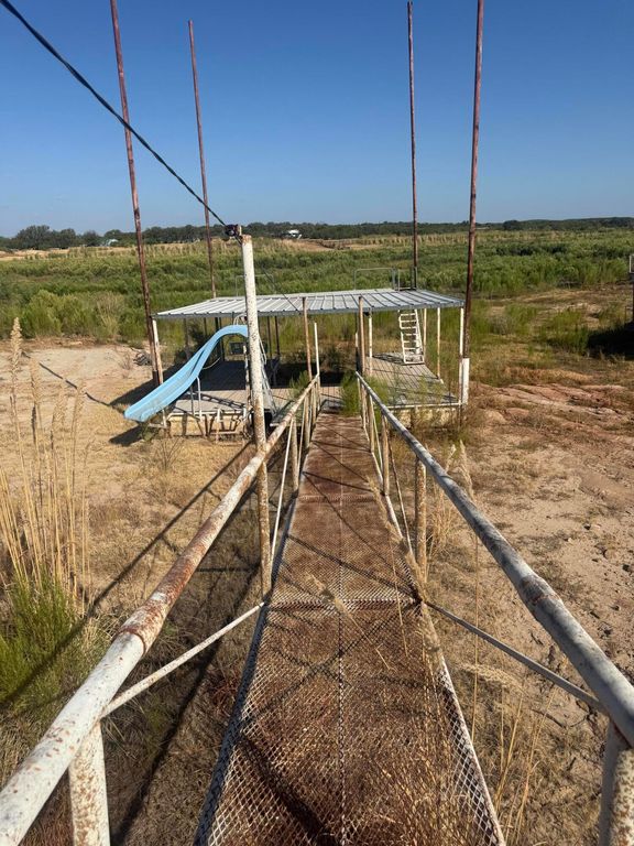 Image 15 of property listing at 126 Thompson Road, Blackwell, TX 79506