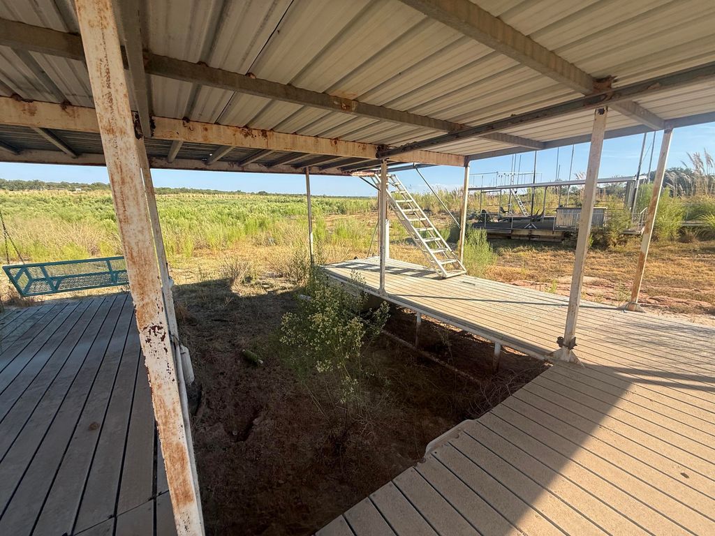 Image 17 of property listing at 126 Thompson Road, Blackwell, TX 79506