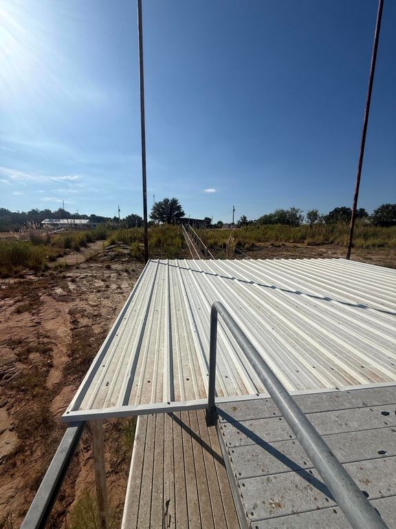 Image 19 of property listing at 126 Thompson Road, Blackwell, TX 79506