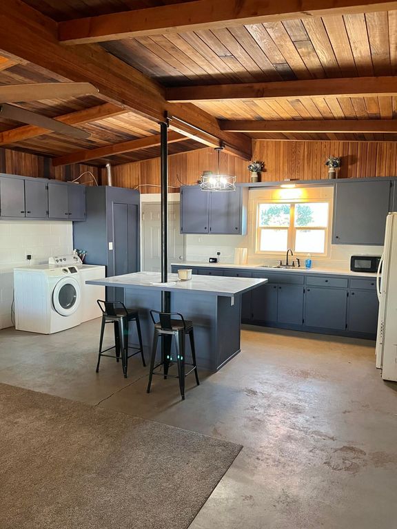 Image 20 of property listing at 126 Thompson Road, Blackwell, TX 79506