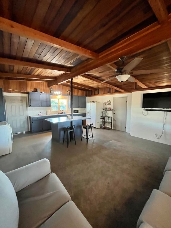 Image 22 of property listing at 126 Thompson Road, Blackwell, TX 79506