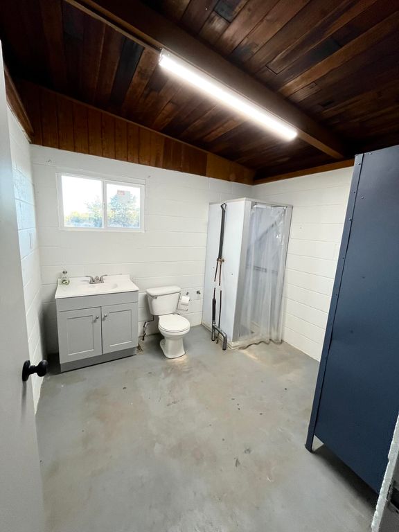 Image 27 of property listing at 126 Thompson Road, Blackwell, TX 79506