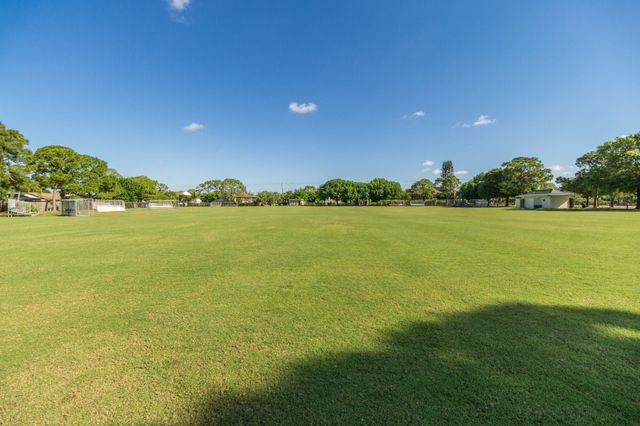 178 Pinewood Court, Jupiter, FL 33458